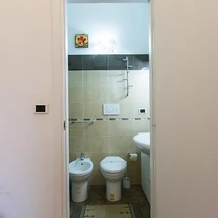 ベッド・アンド・ブレックファスト B ＆ B ラ フィネストラ ディ フロンテ