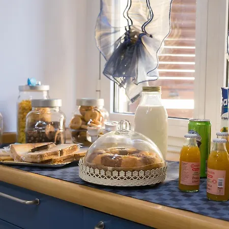 B ＆ B ラ フィネストラ ディ フロンテ 4*