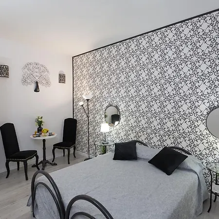 B ＆ B ラ フィネストラ ディ フロンテ 4*