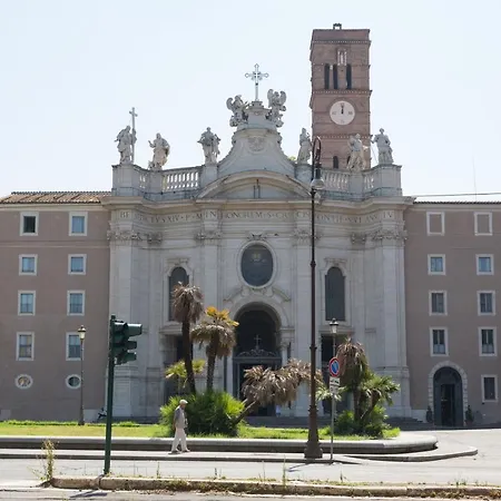 ベッド・アンド・ブレックファスト B ＆ B ラ フィネストラ ディ フロンテ ローマ