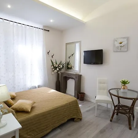 B ＆ B ラ フィネストラ ディ フロンテ ベッド・アンド・ブレックファスト