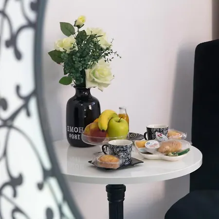 B ＆ B ラ フィネストラ ディ フロンテ