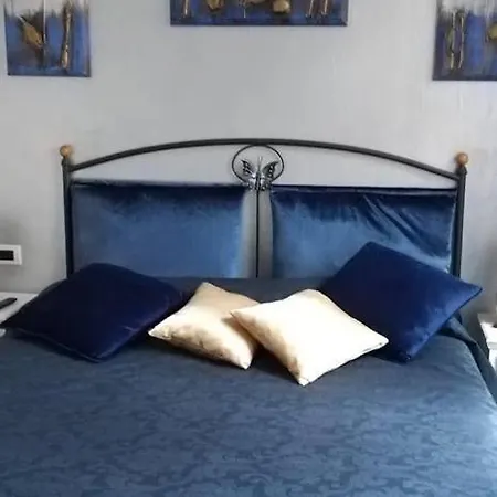 B ＆ B ラ フィネストラ ディ フロンテ 4*