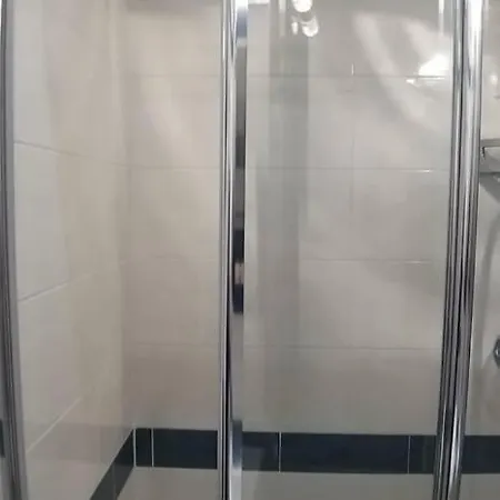 ベッド・アンド・ブレックファスト B ＆ B ラ フィネストラ ディ フロンテ ローマ