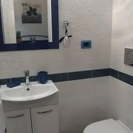 ベッド・アンド・ブレックファスト B ＆ B ラ フィネストラ ディ フロンテ ローマ